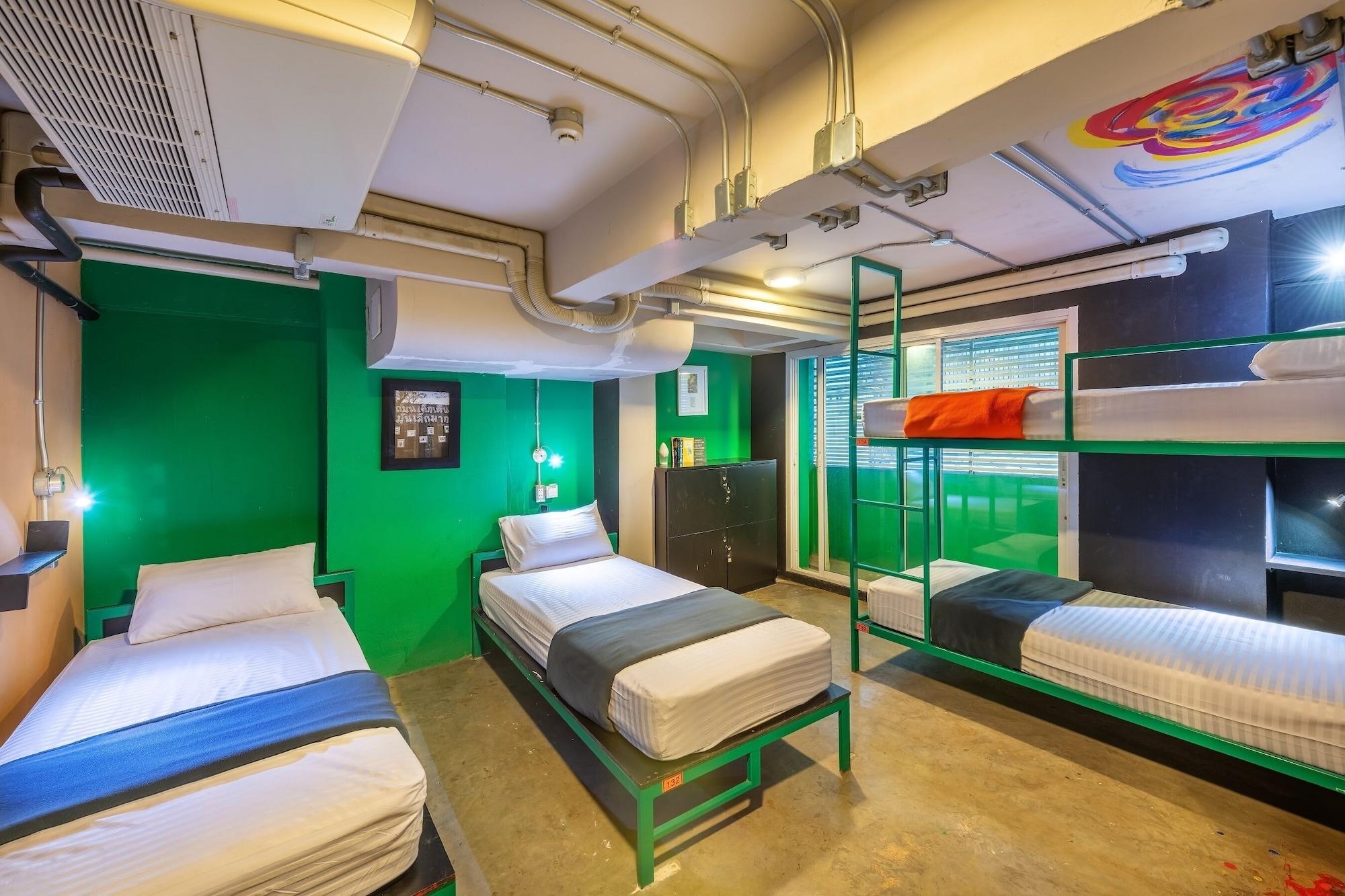 Silom Art Hostel Bangkok Kültér fotó