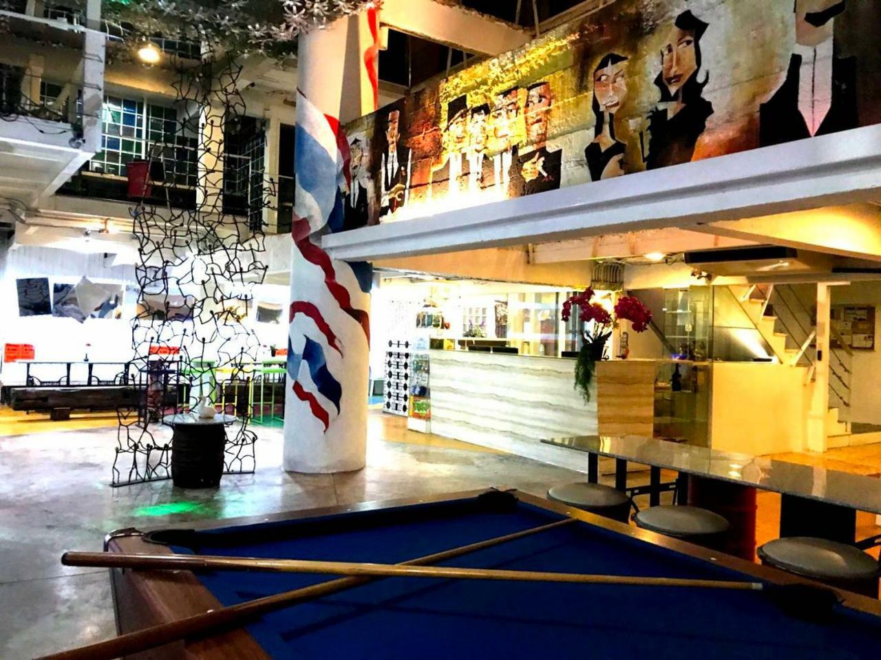 Silom Art Hostel Bangkok Kültér fotó