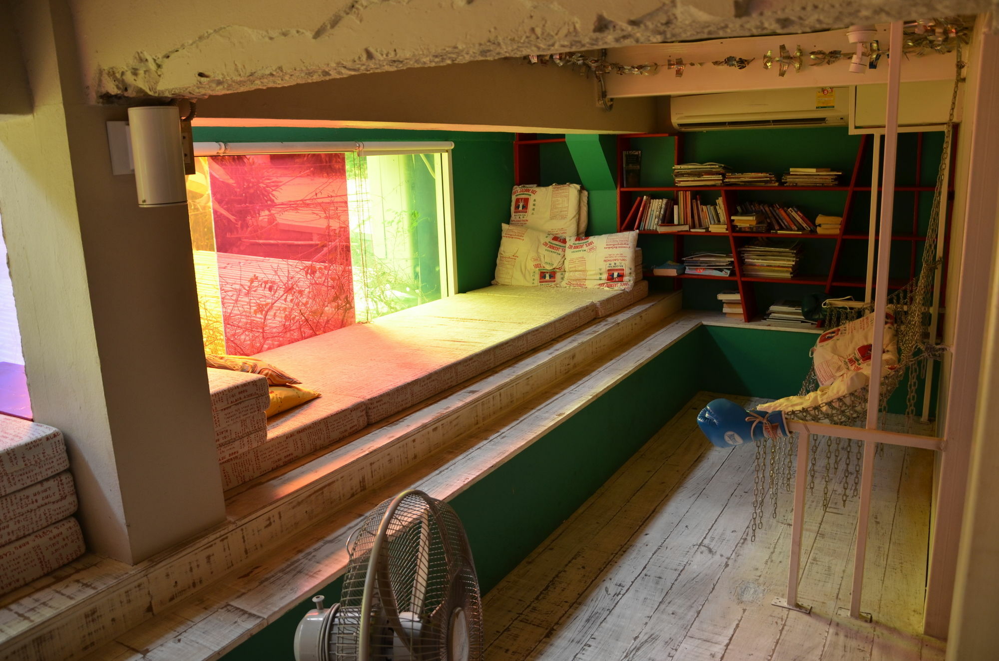 Silom Art Hostel Bangkok Kültér fotó