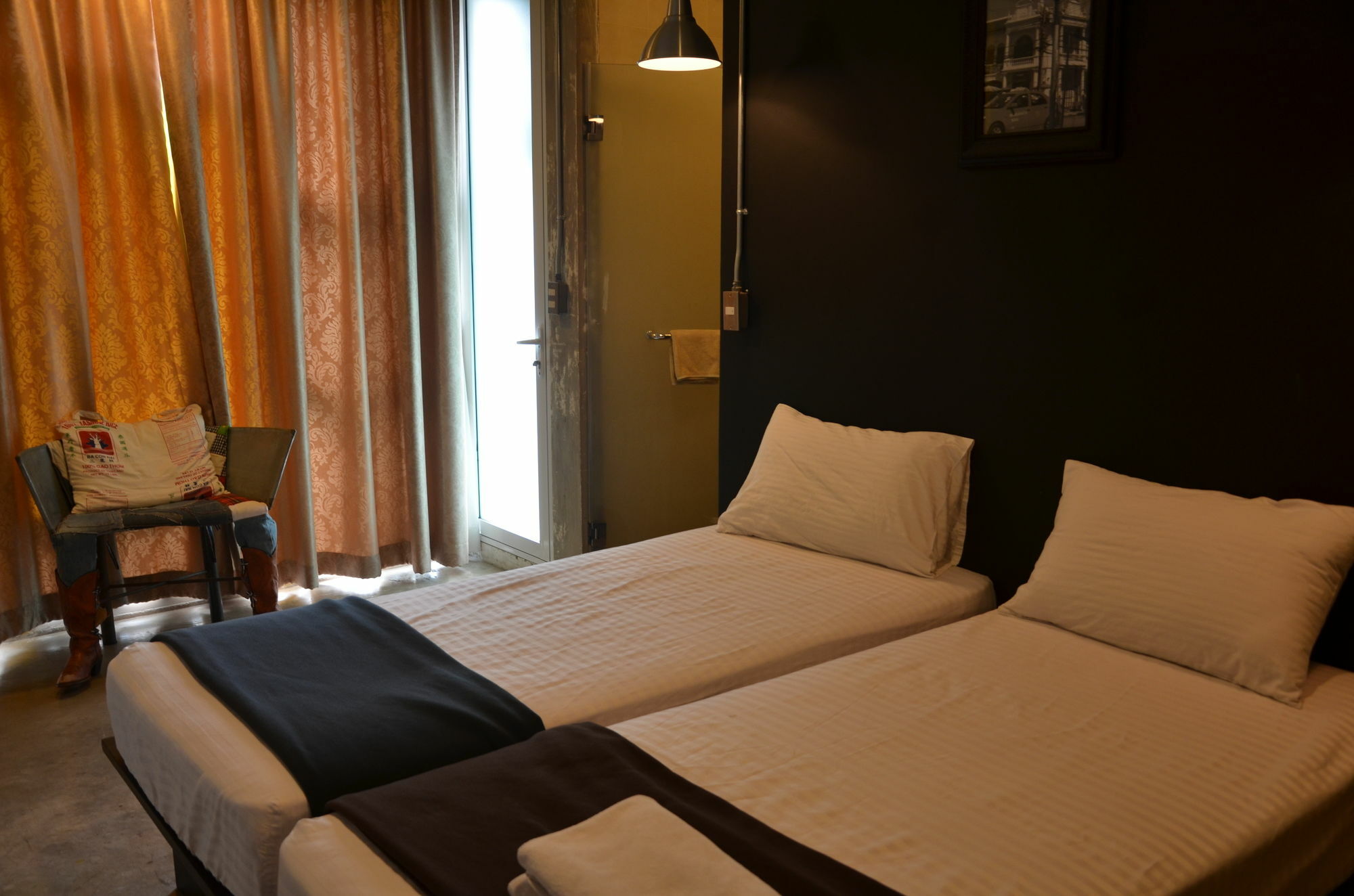 Silom Art Hostel Bangkok Kültér fotó