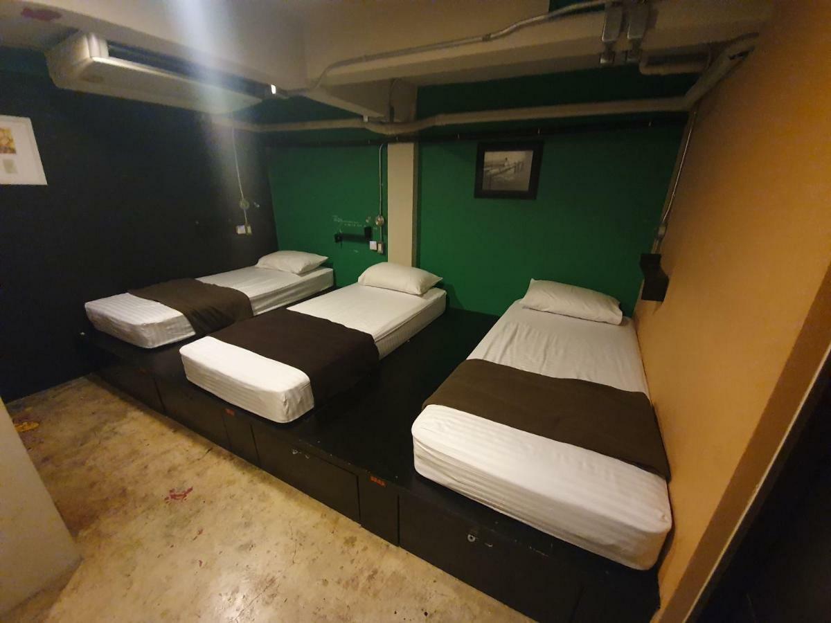 Silom Art Hostel Bangkok Kültér fotó