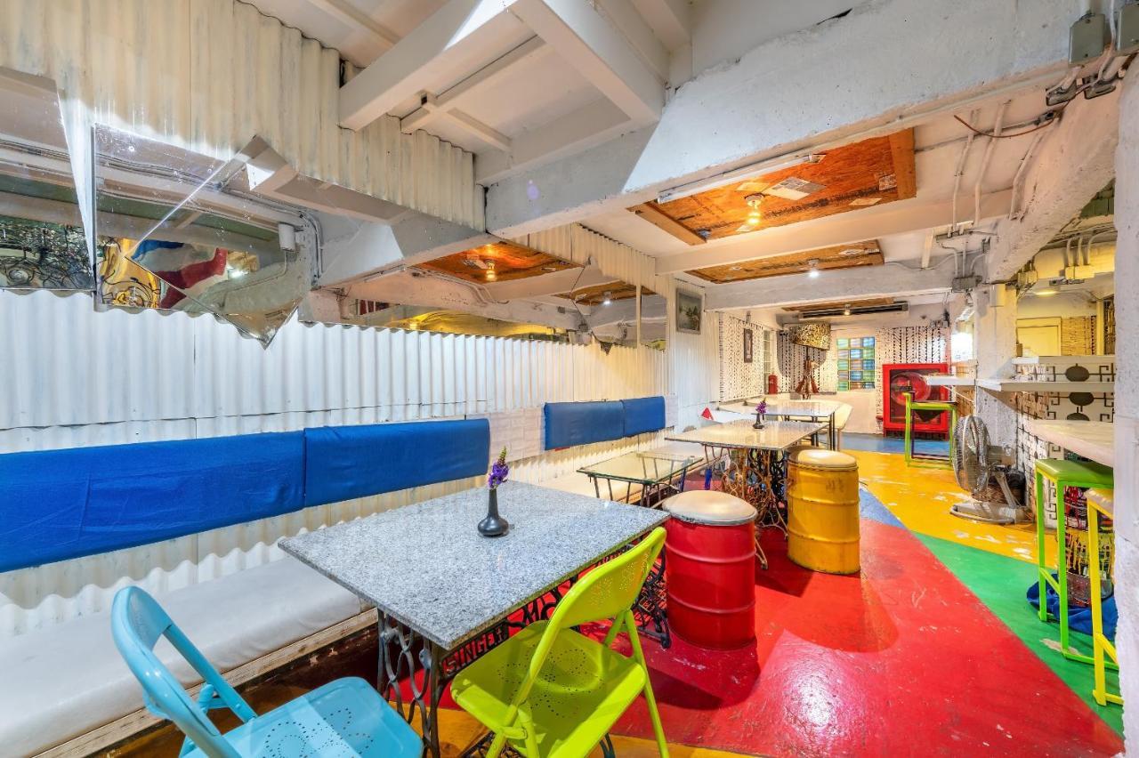 Silom Art Hostel Bangkok Kültér fotó