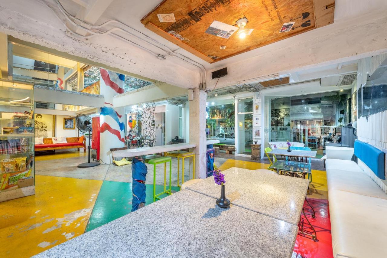 Silom Art Hostel Bangkok Kültér fotó
