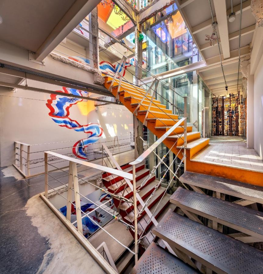 Silom Art Hostel Bangkok Kültér fotó